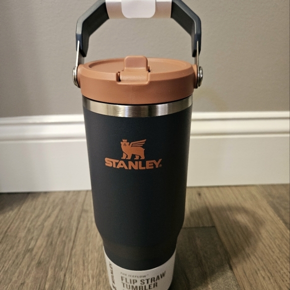Stanley Other - Stanley 30 Oz. Ice FLOW FLIP STRAW TUMBLER